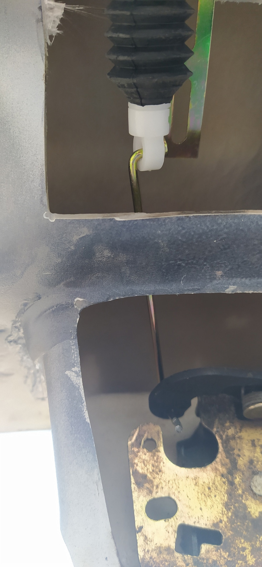 Замена электропривода замка двери — Dodge Caravan IV, 2,4 л, 2001 года ...