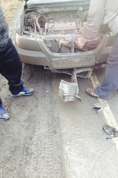 Порвался ремень ГРМ приезде небеда :) а тут еще вырвало нижнию часть ...