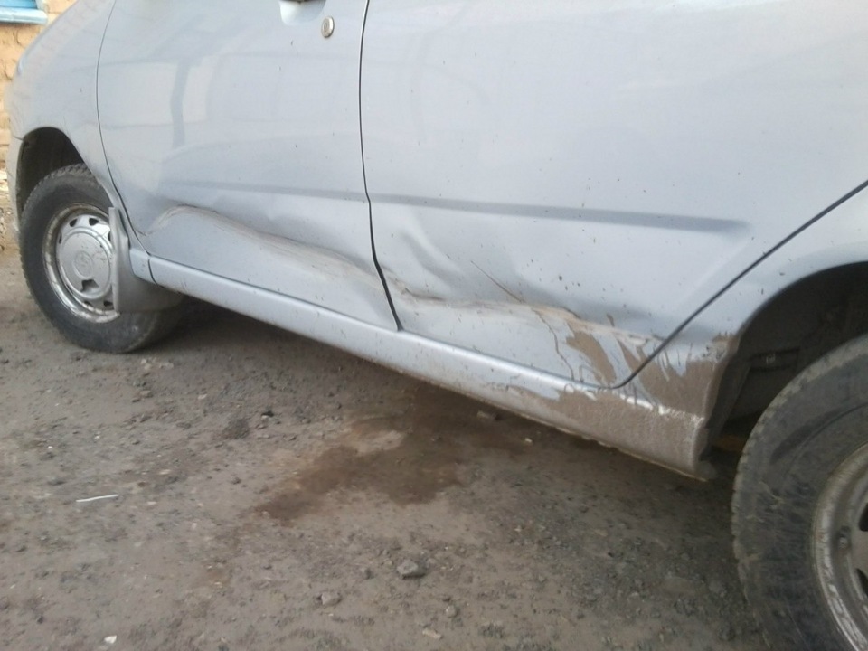 Красить или клеить? — Nissan Cube I, 1,4 л, 2001 года | ДТП | DRIVE2