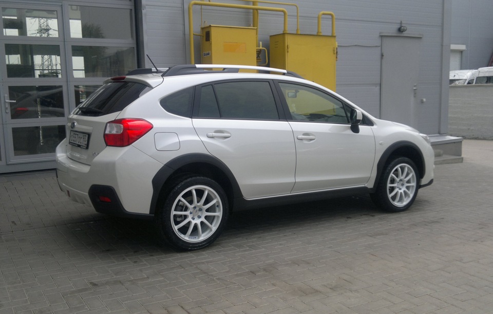 Subaru XV белая. Диски Субару хв 17. Subaru XV диски r18. Субару хв 2012.