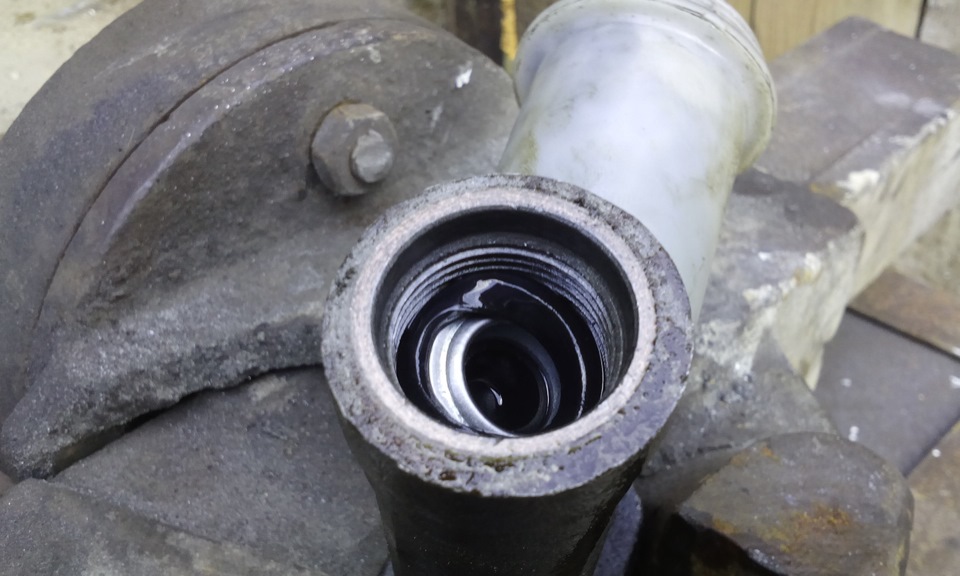 Замена цилиндров сцепления. — ГАЗ 3110, 2,3 л, 2000 года | своими ...