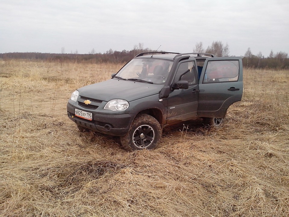 нива шевроле с прицепом