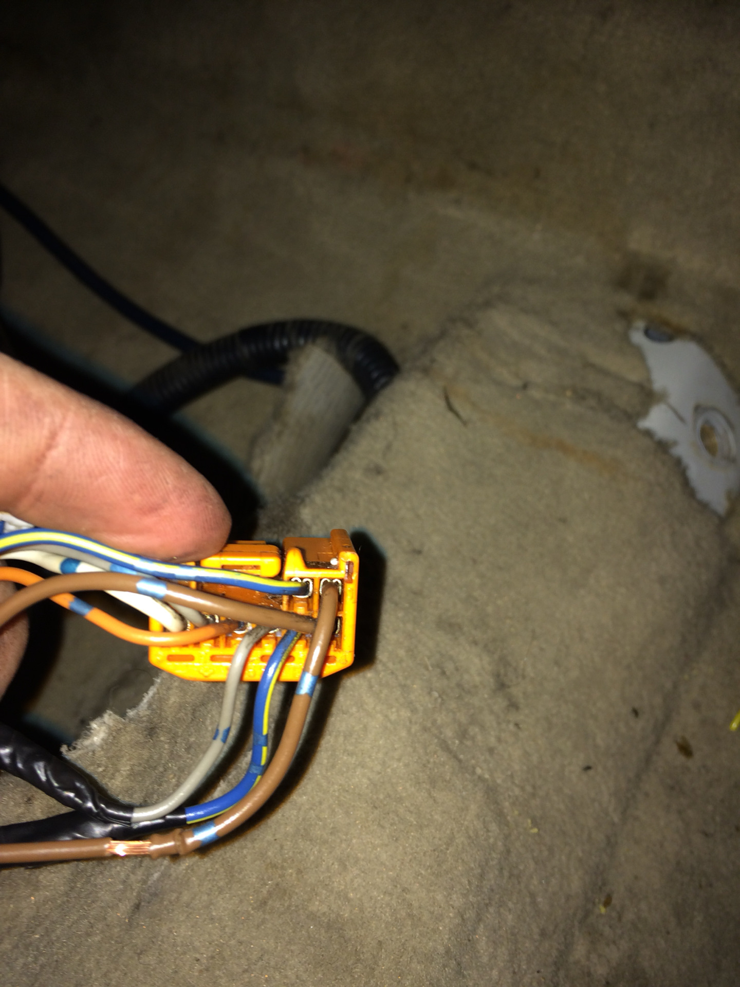 Автозвук, установка гу и подключение процессора к родному усилителю ...