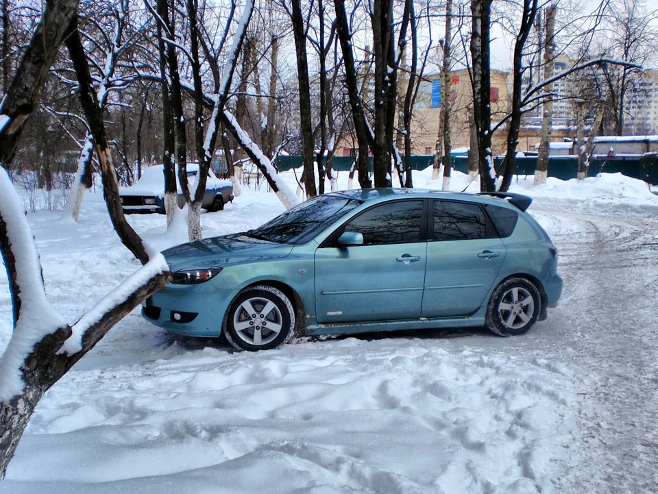 Мазда 3 2017 в снегу