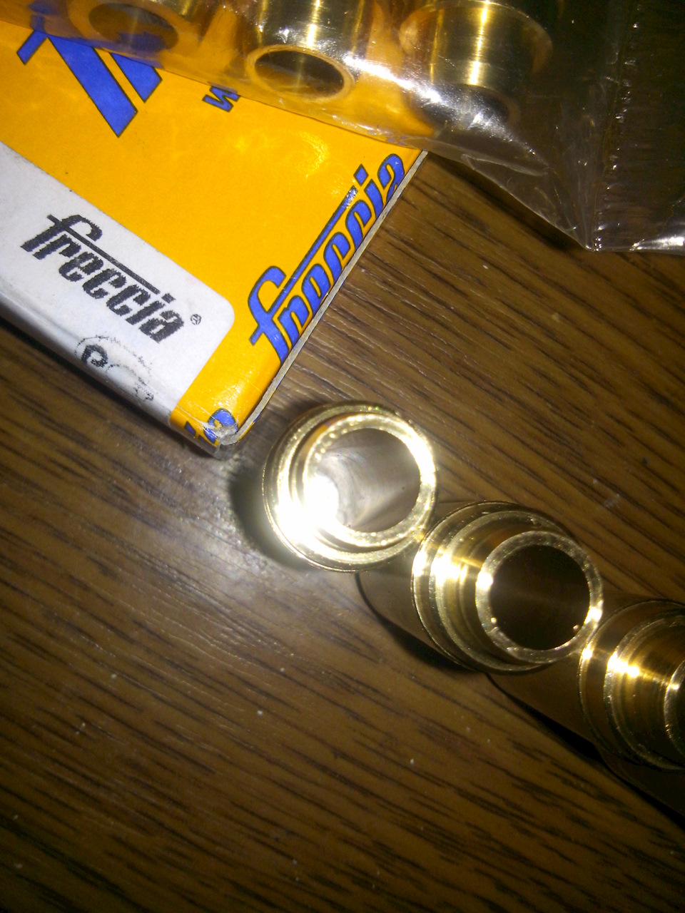 Бронзовые направляющие клапанов ALFA ROMEO G3110 — Lada 21093i. Запчасти на фото: G3110