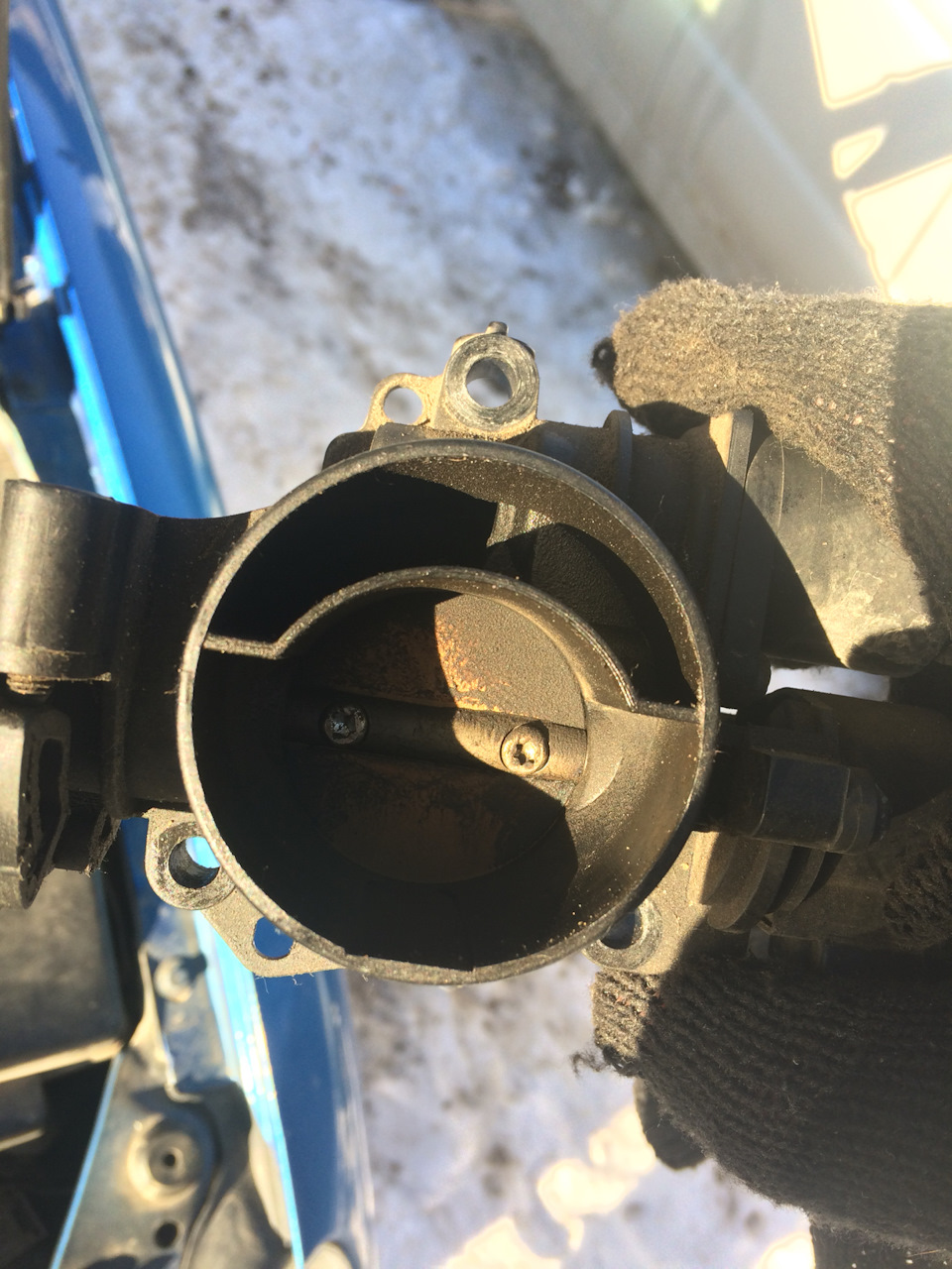 Чистка дроссельной заслонки Пежо 206. — DRIVE2