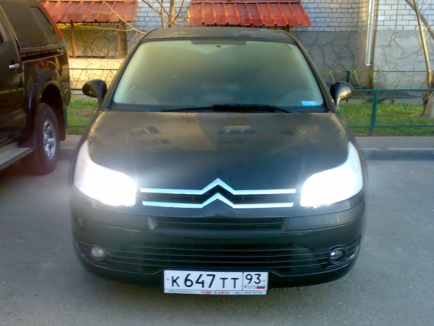 Начинаем переделки. Заклеил значок =) — Citroen C4 (1G), 1,6 л, 2006 года |  тюнинг | DRIVE2