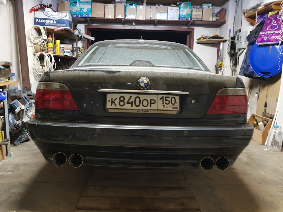 Photo from the logbook BMW 7 series (E38)