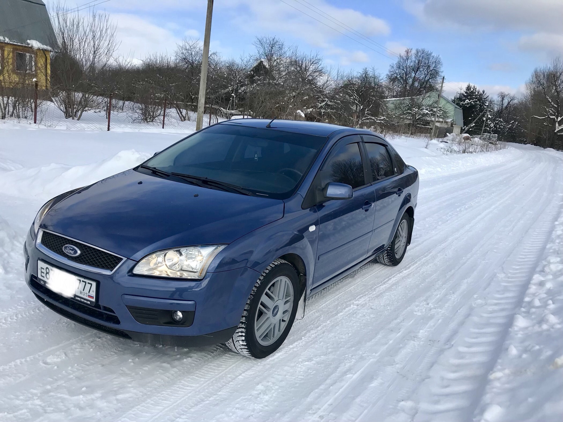 Ford Focus 2 седан синий