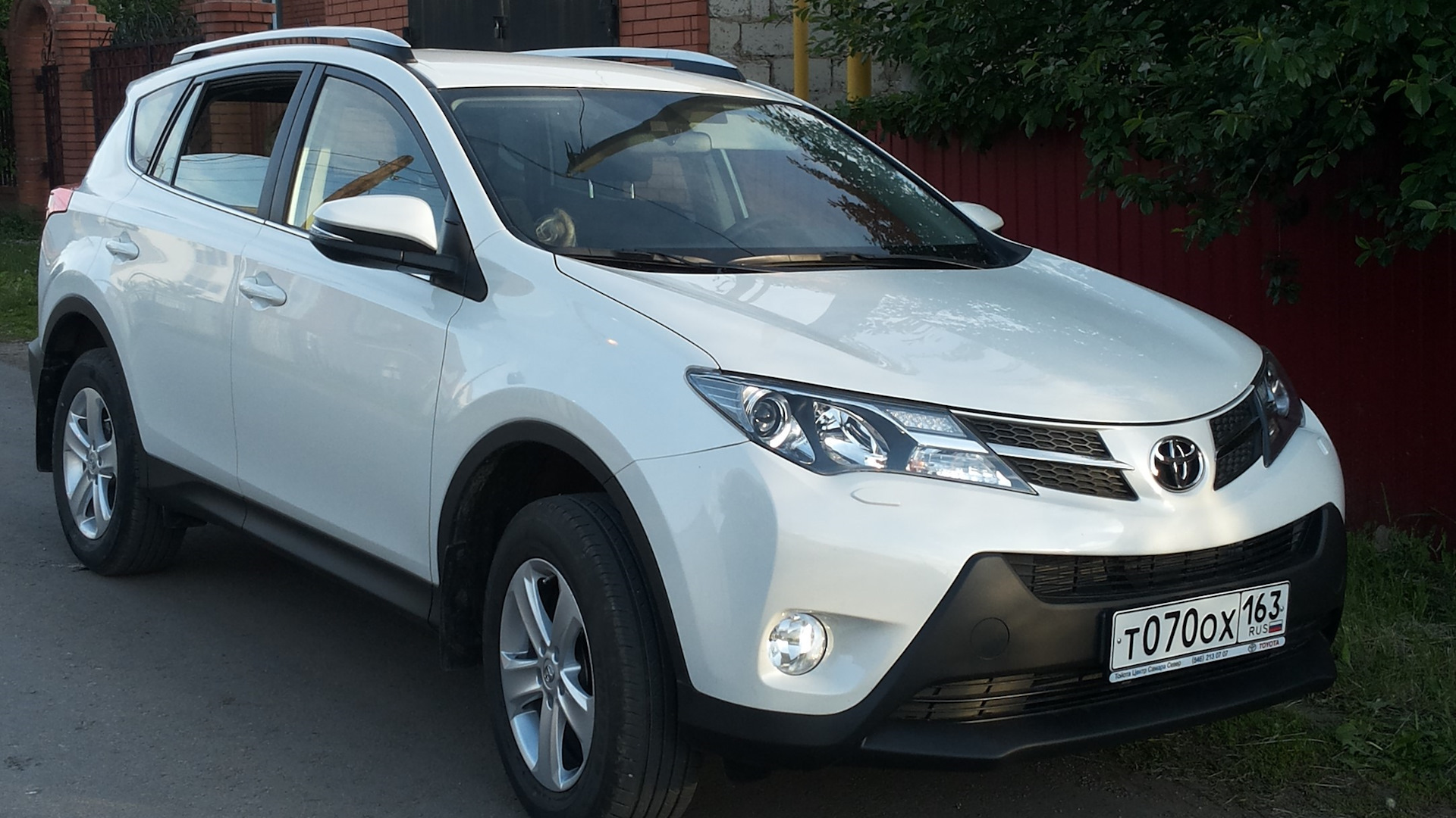 Toyota RAV4 (IV) 2.0 бензиновый 2015 | Жемчужно-белый перламутр на DRIVE2