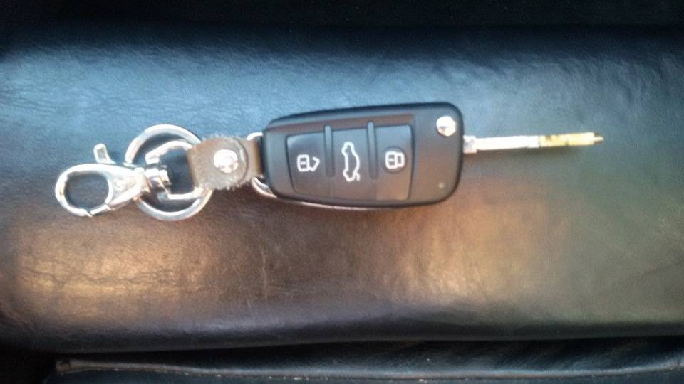 Ключ выкидуха с блоком управления замками. — BMW 5 series (E34), 2 л ...