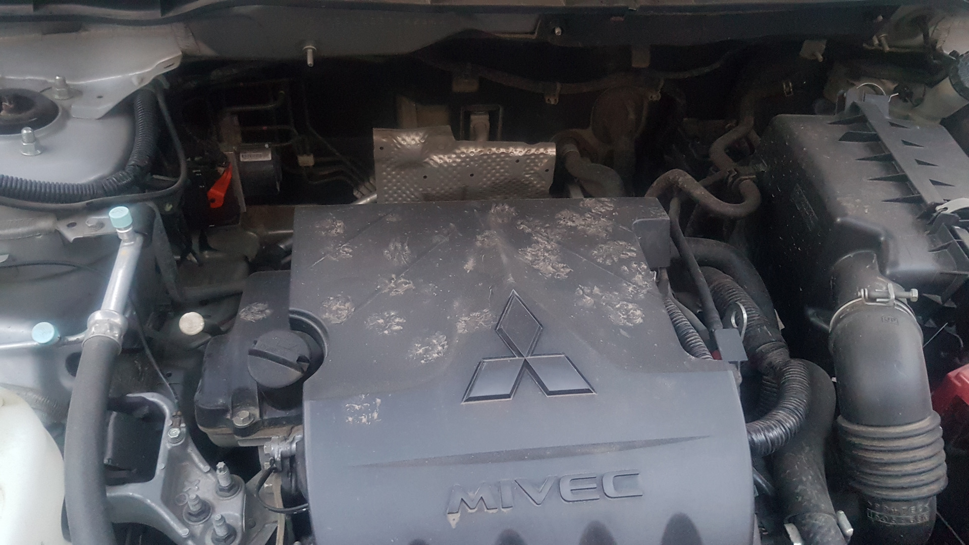 Замена охлаждающей жидкости - Mitsubishi ASX, 1,8 л, 2011 года своими руками DRI