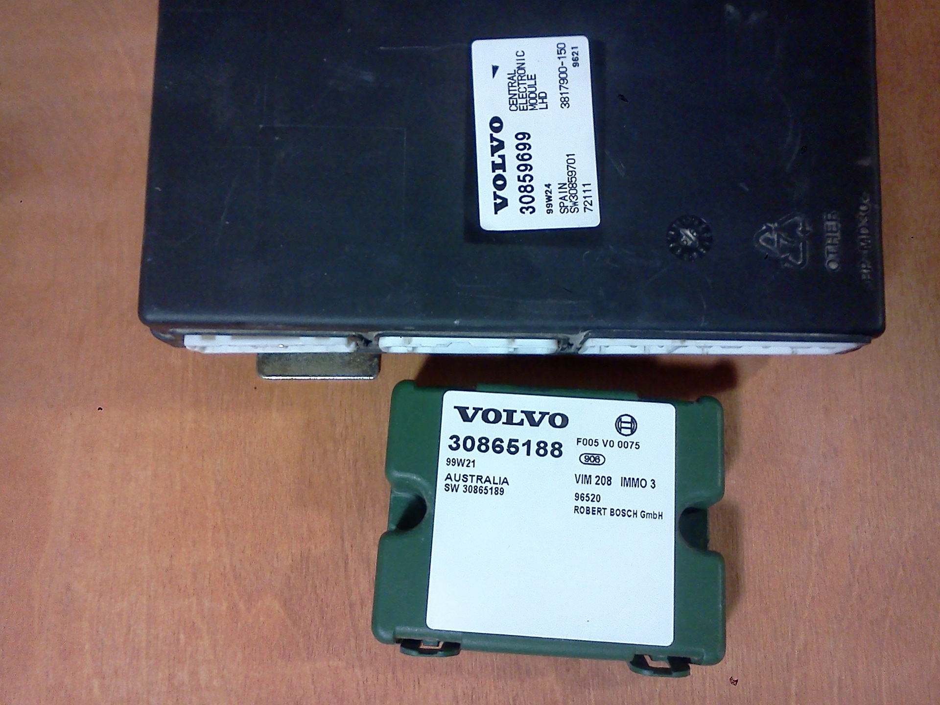 Иммо Volvo. Друзья, подскажите распиновку проводов. — Volvo V40 (1G), 1 ...