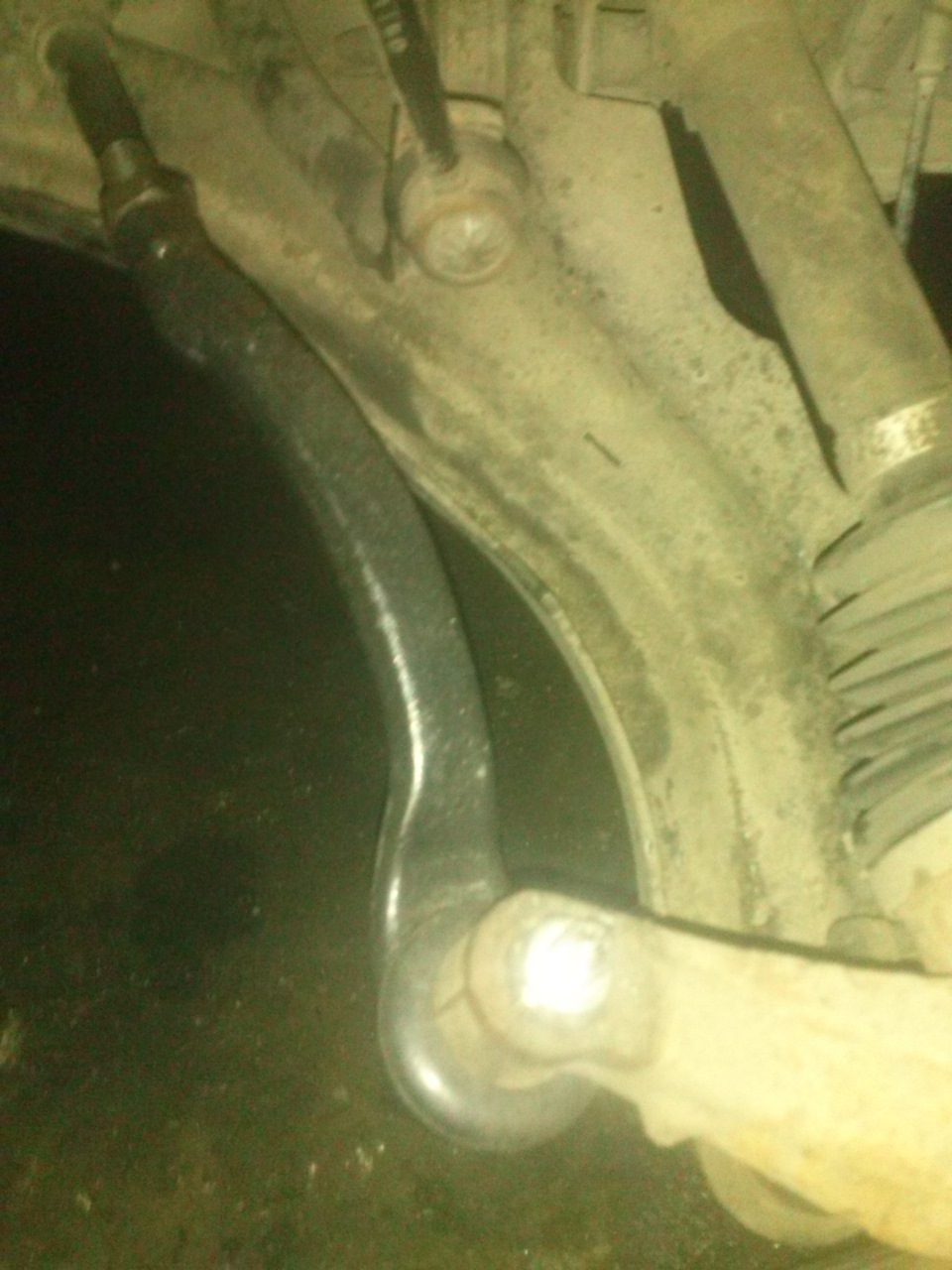 Замена рулевого наконечника, стойки стабилизатора, опорного подшипника ...