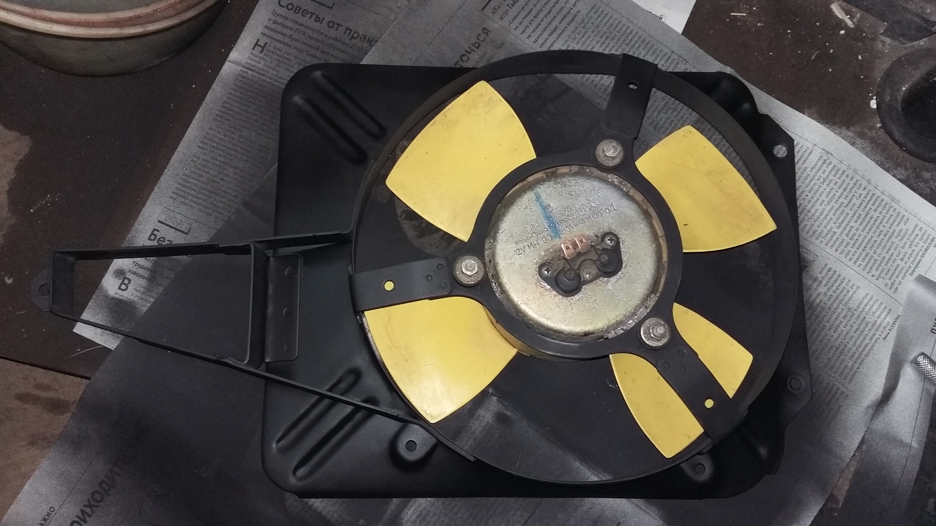 Замена прокладки клапанной крышки + покраска — Lada 2107, 1,5 л, 1990 ...