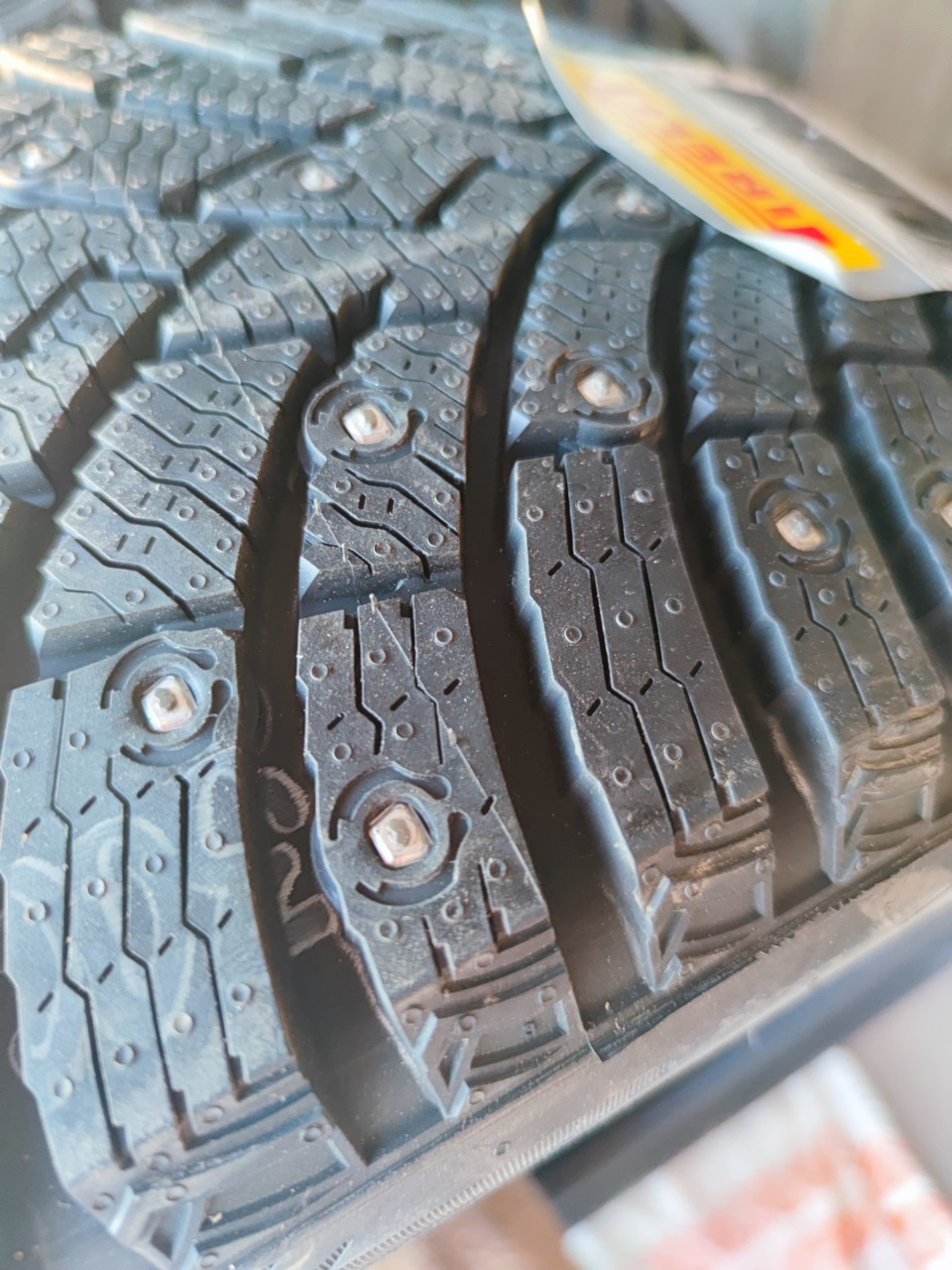 Пирелли айс 2. Pirelli Scorpion Ice Zero 2. Slik 184 Pirelli Ice Zero. Pirelli Ice Zero 2 23560 18. Пирелли липучка Ранфлет.