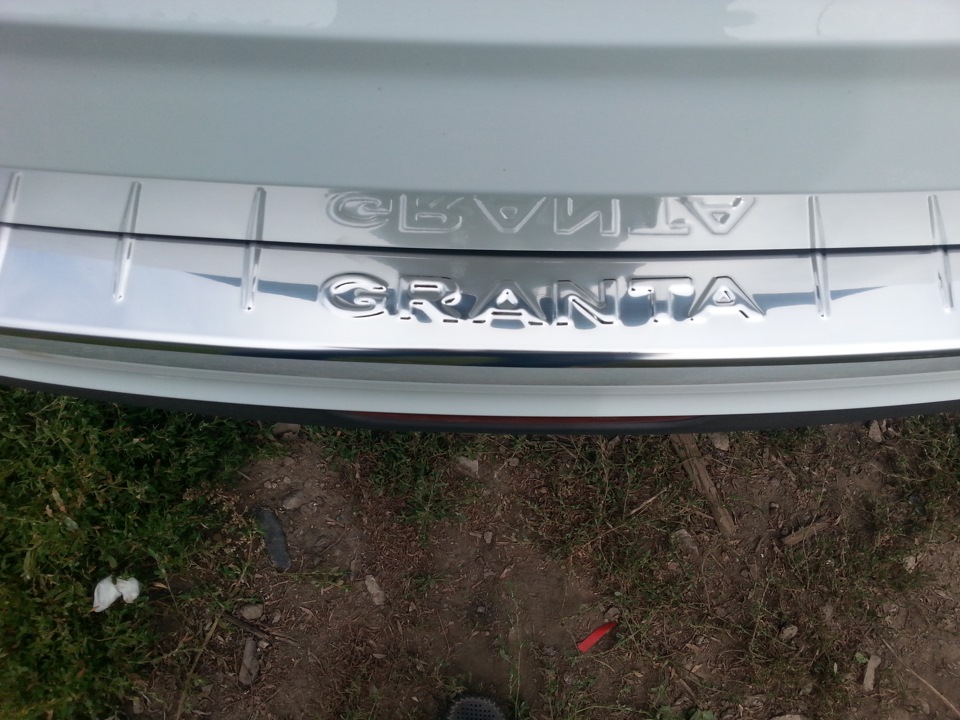 Хром накладка бампера l200 2018. Задний бампер иж 412 хром. Задний бампер хром. Задний бампер хром. Хромированная накладка на задний бампер гранта.