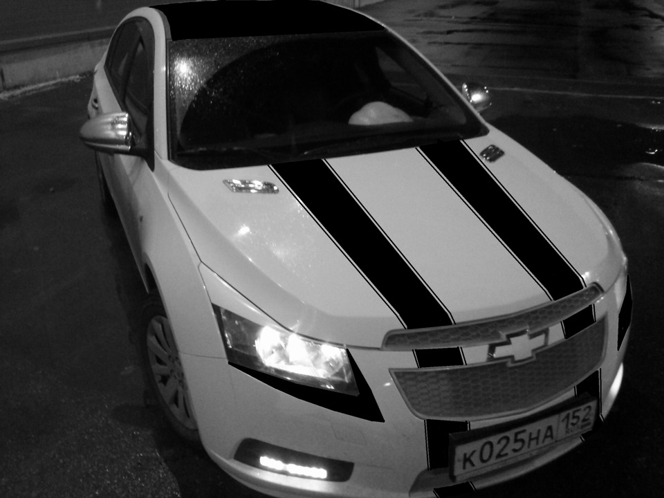 Полосы на капот Chevrolet Cruze