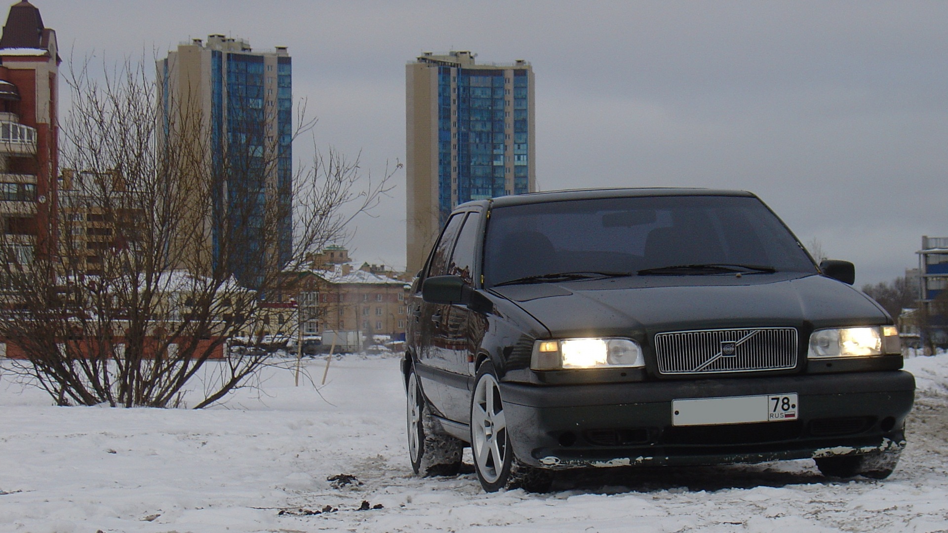 Вольво 98 года. Volvo 850 AWD 1997. Volvo 850 Black Headlights.