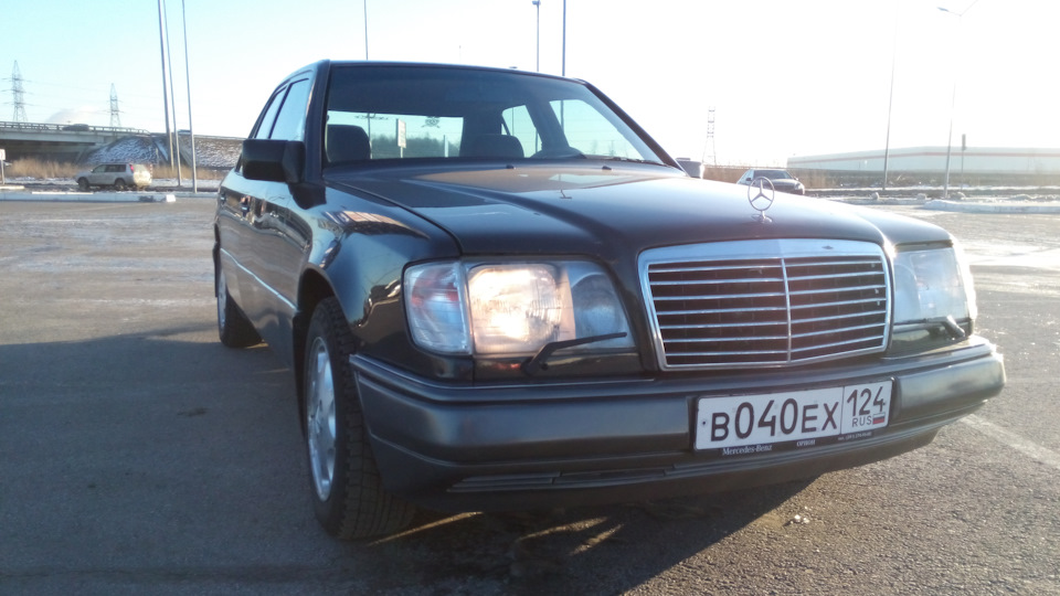 W124 1991 диагностика. Мерседес е200 124 кузов. Mercedes 240 1995. Мерседес w124 е500 серебристый. Мерседес ешка 124.