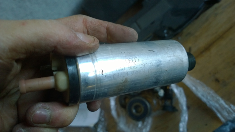 Из колбы был извлечен именно он. Обратка похоже уже плохо держит, а в стенку качает здраво, так что его жизнь на этом пока не заканчивается, у меня для него еще есть задачка) — Audi A6 (C4)