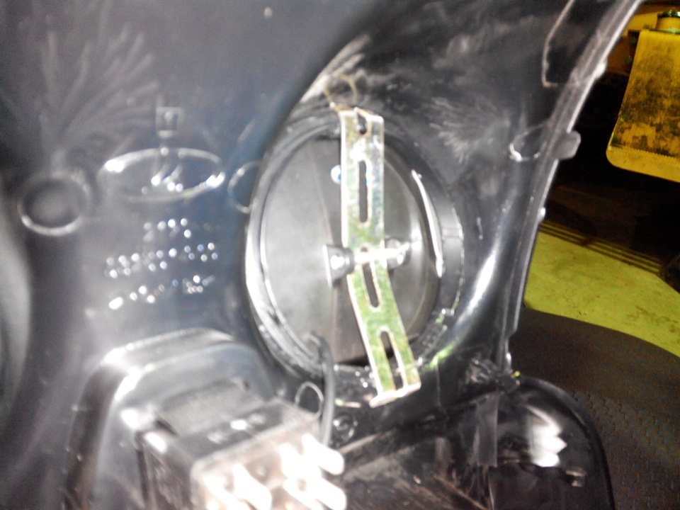 Установка камеры заднего хода на Ладу Гранту — Lada Гранта, 1,6 л, 2015 ...