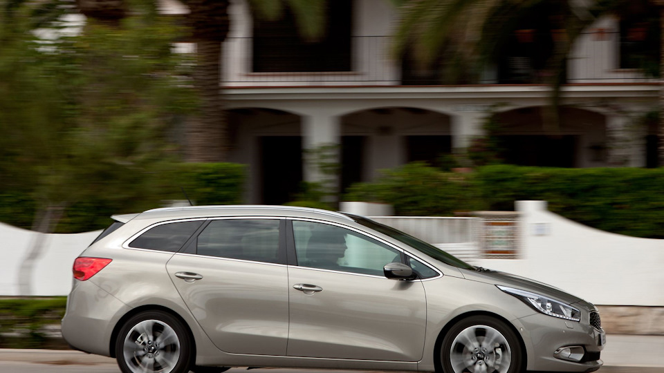 Просторный и вместительный": тест-драйв универсала Kia Ceed - обзор на сайте Avt