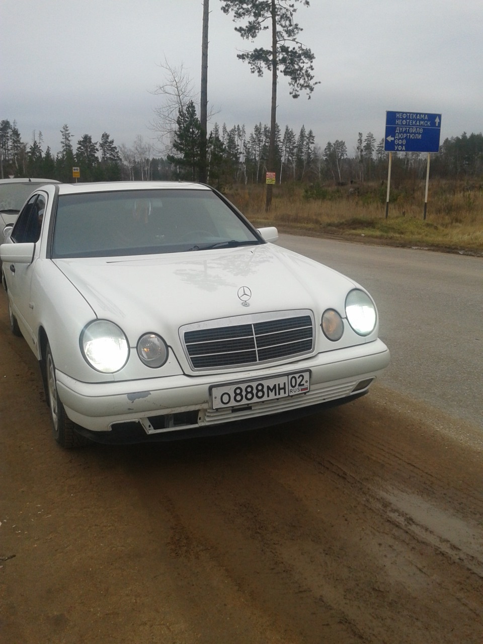 Ездили в деревню. — Mercedes-Benz E-class (W210), 2 л, 1997 года |  путешествие | DRIVE2