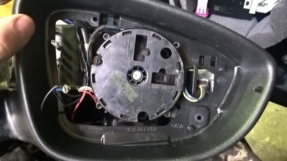 Как разобрать зеркало туарег Подсветка в боковые зеркала - Volkswagen Jetta VI, 1,4 л, 2011 года стайлинг DRI