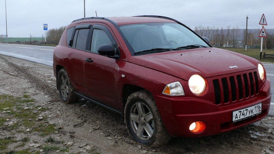 Jeep Compass красный