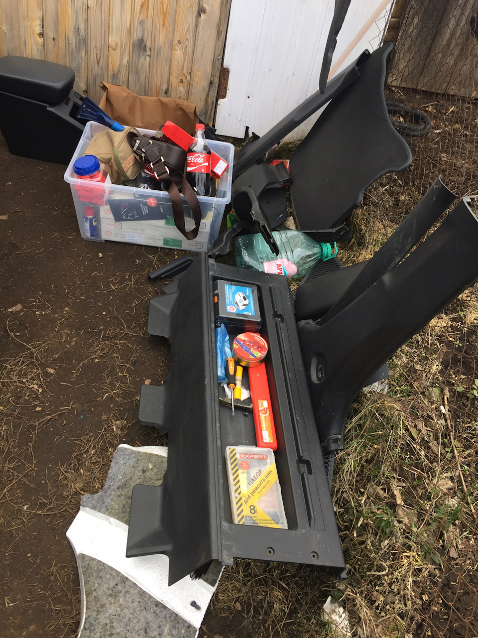 Вытащил весь пластик и хлам, пластик почистил — Toyota RAV4 (III)