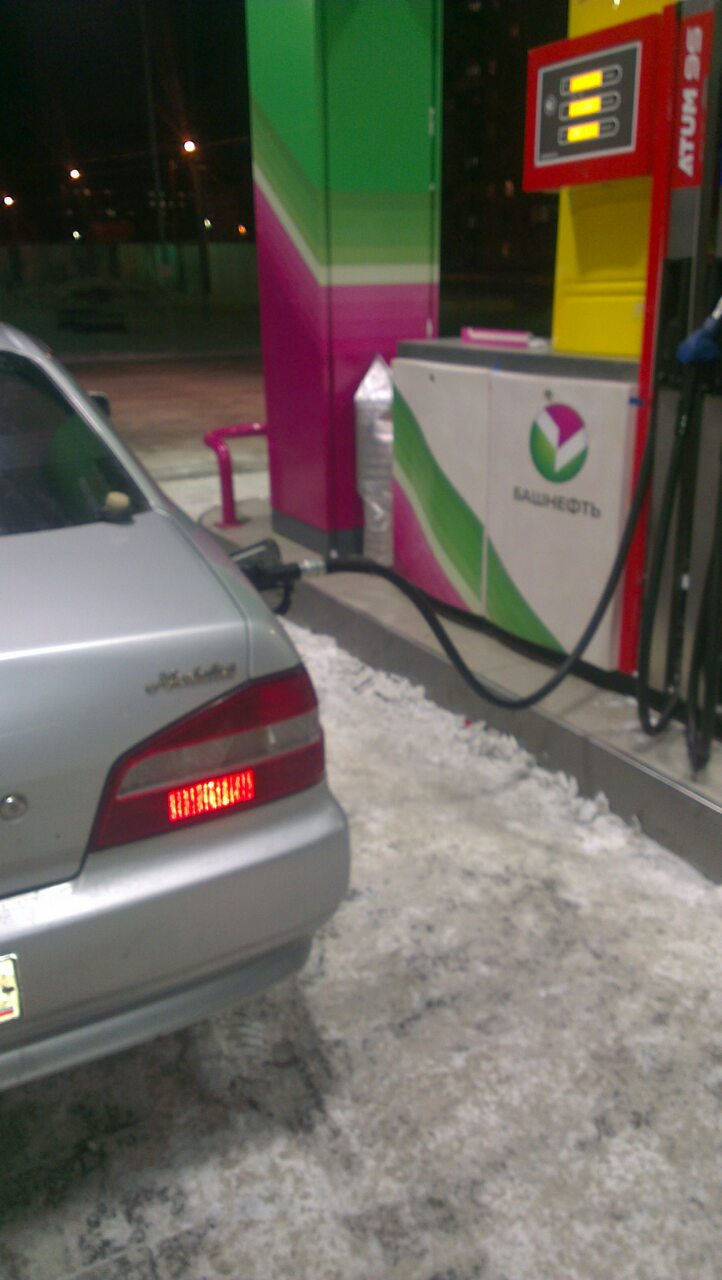 Сколько стоит бак заправить! — Nissan Laurel (C35), 2 л, 2000 года ...