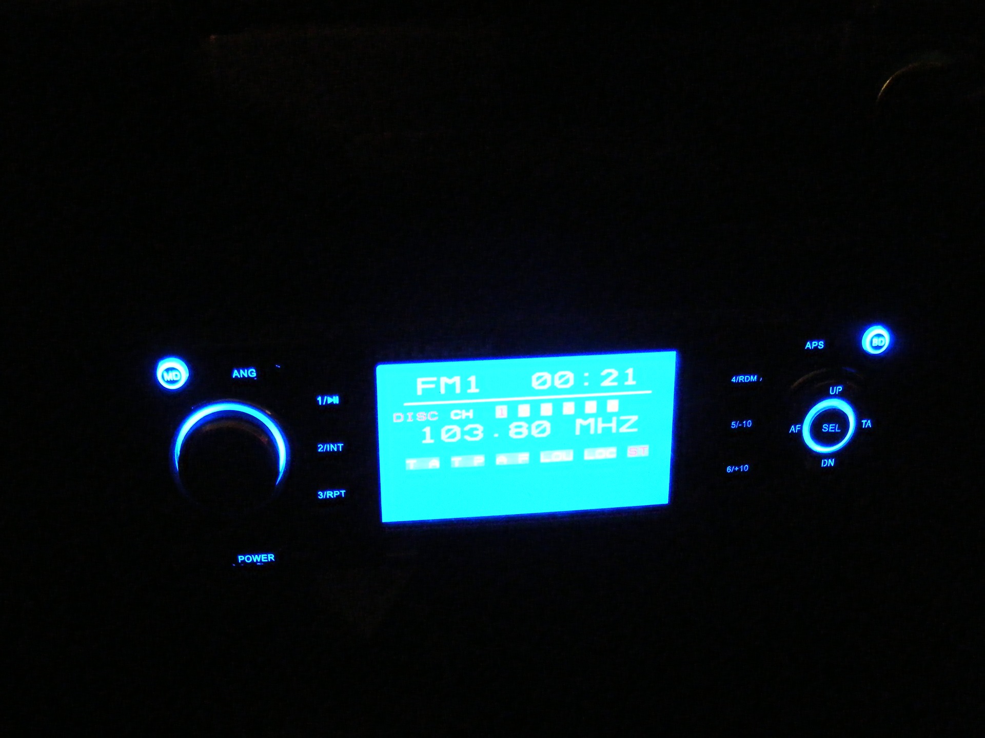 Музычка. — Москвич 2141, 2 л, 1993 года | автозвук | DRIVE2