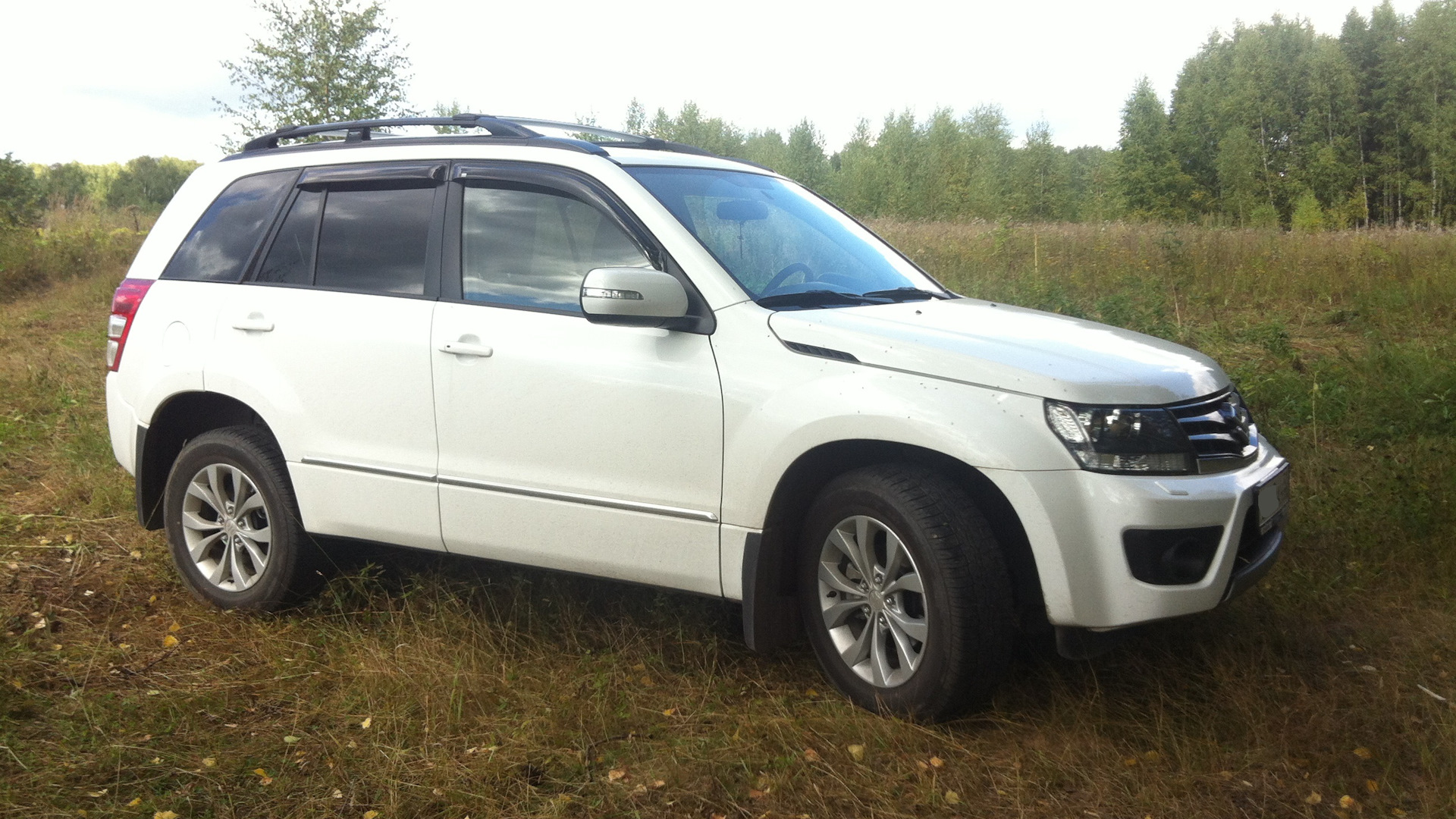 Сузуки Гранд Витара белая. Grand Vitara белая.