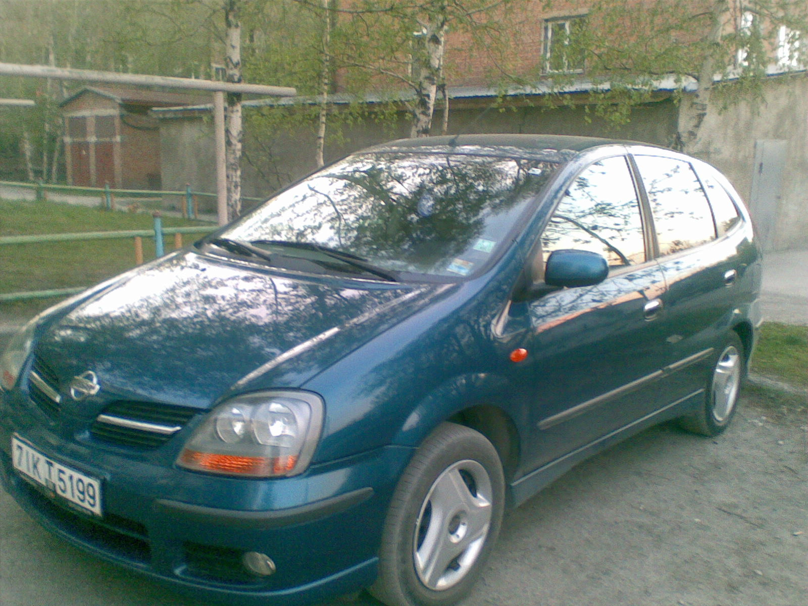 Купить Ниссан Альмера Тино 2001