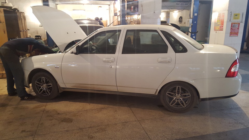 Утечка антифриза — Lada Приора седан, 1,6 л, 2014 года | визит на ...