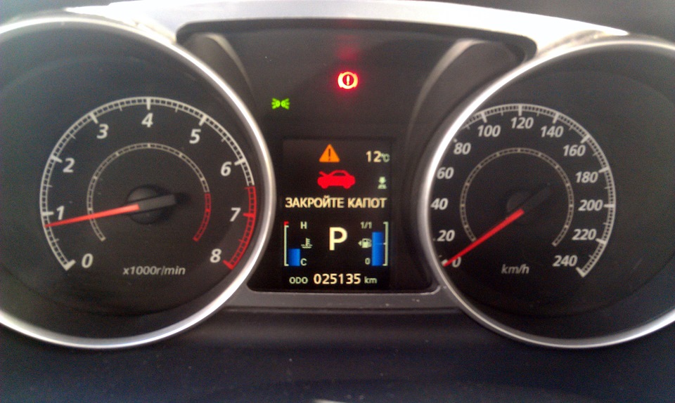 "концевик" капота. — Mitsubishi Outlander XL, 2,4 л, 2007 года ...