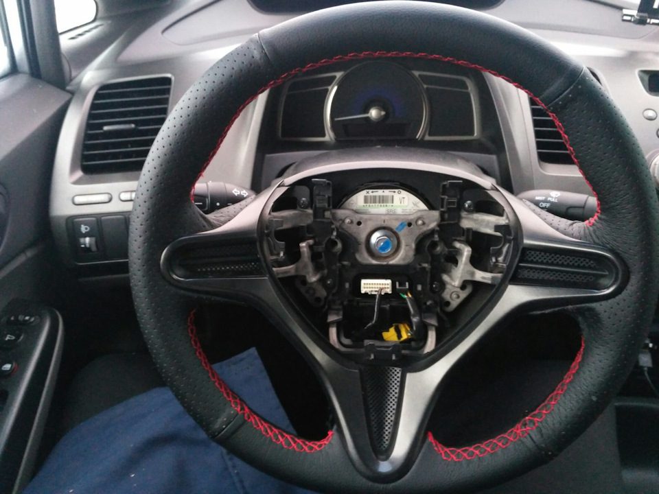 Как снять руль honda civic Перетянул руль кожей - Honda Civic 4D (8G), 1,8 л, 2008 года тюнинг DRIVE2