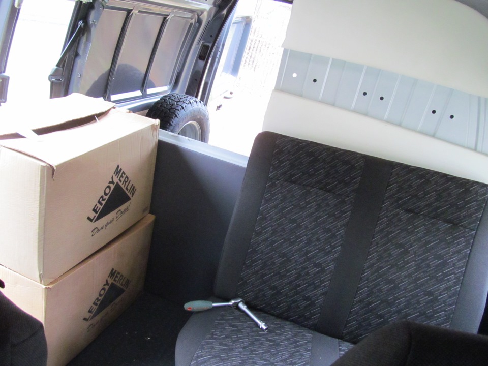 С моим телосложением, пролезть на предполагаемую кровать, проблем не составит. — ГАЗ Соболь 4х4