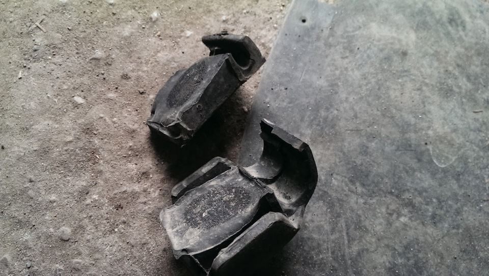 Подушки КПП — Ford Escort Mk4, 1,8 л, 1989 года | поломка | DRIVE2