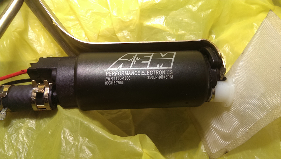 AEM 50-1000 320 л/ч при 3 атм — Toyota Soarer (3G). Запчасти на фото: A0003150750