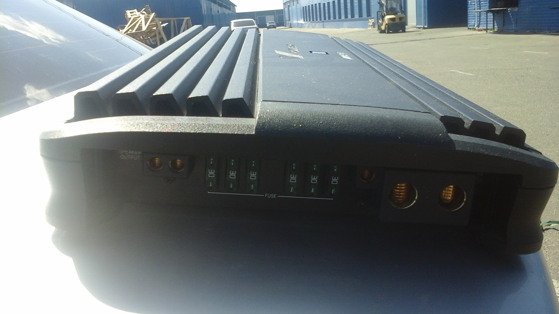 Усилитель Alpine MRPM2000 — Renault Logan (1G), 1,4 л, 2012 года