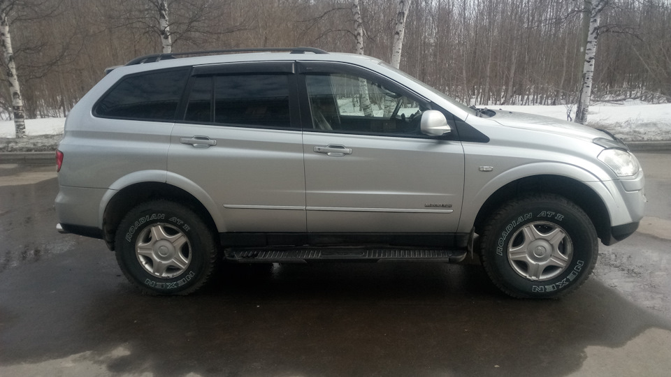 Так выглядят на машине. И конечно белые циферки дают +5 к скорости и +10 к проходимости. — SsangYong Kyron. Запчасти на фото: A00230