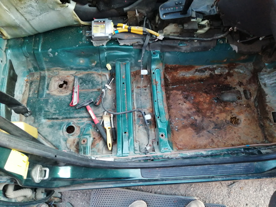 Процесс восстановления №1 Начало — Toyota Avensis I, 2 л, 1998 года ...