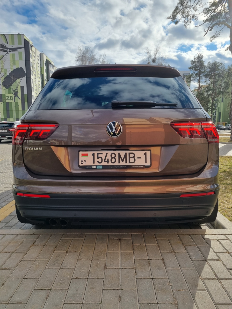 Замена задней эмблемы VW на рестайлинговую — Volkswagen Tiguan (2G), 1 ...