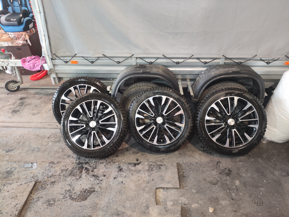 Шины зимние шипованные Hankook 205/50 R17, литые диски Кик 6,5Jx17 ET41 ...