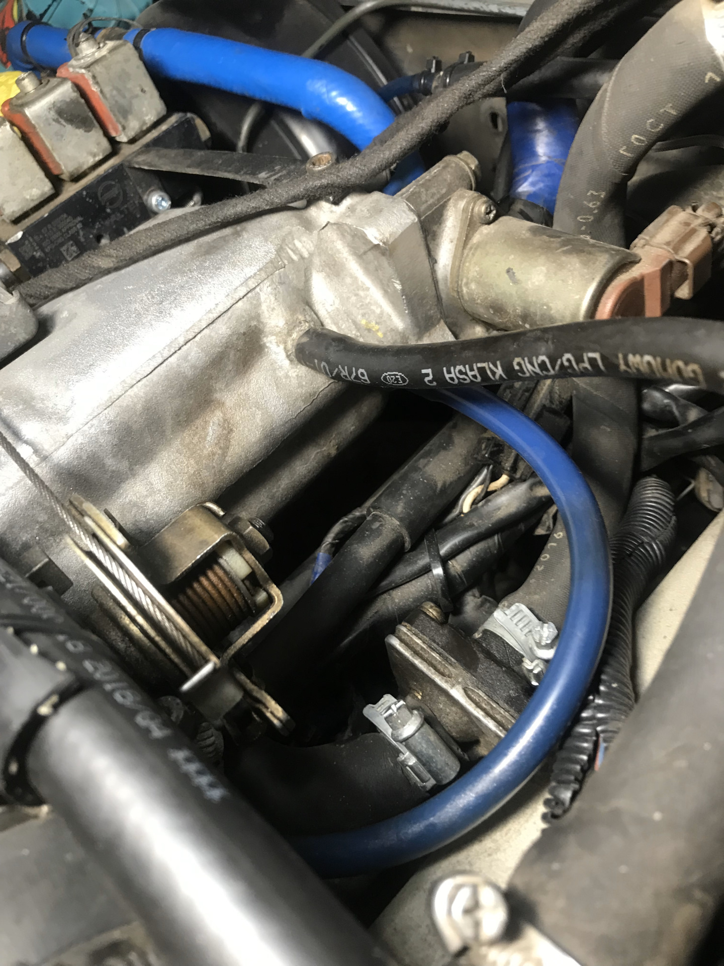 датчик холостого хода nissan skyline. 6 расположение. датчик холостого хода хендай солярис 1. датчик температуры 3s fe расположение. датчик температуры холостого хода.