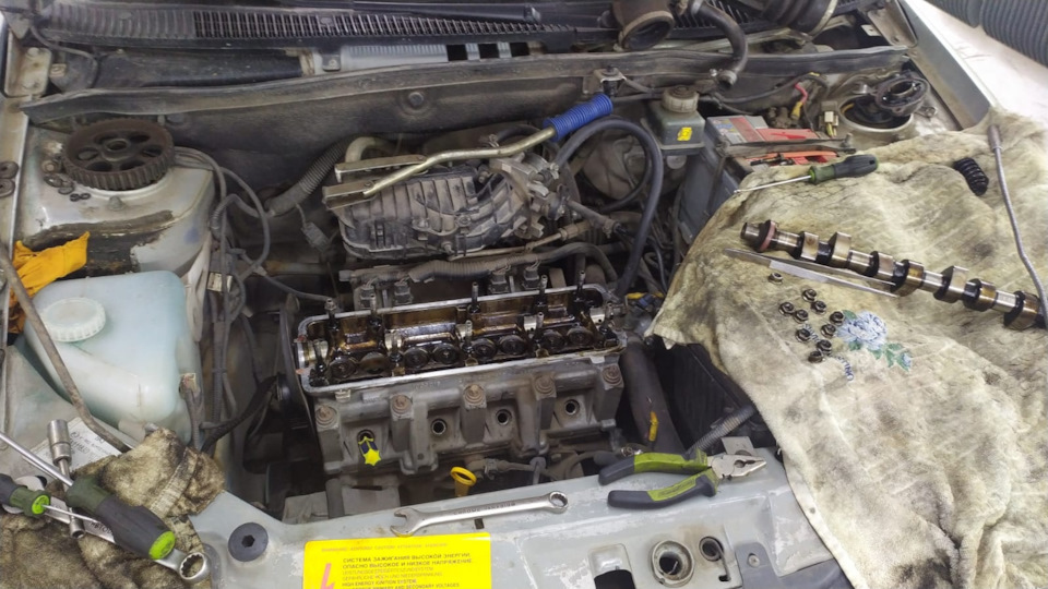 Замена маслосъемных колпачков — Lada Калина седан, 1,6 л, 2007 года ...