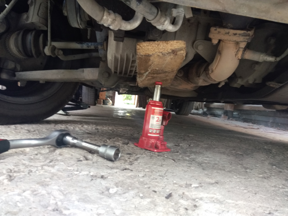 замена подушек двигателя — KIA Spectra, 1,6 л, 2008 года | своими ...