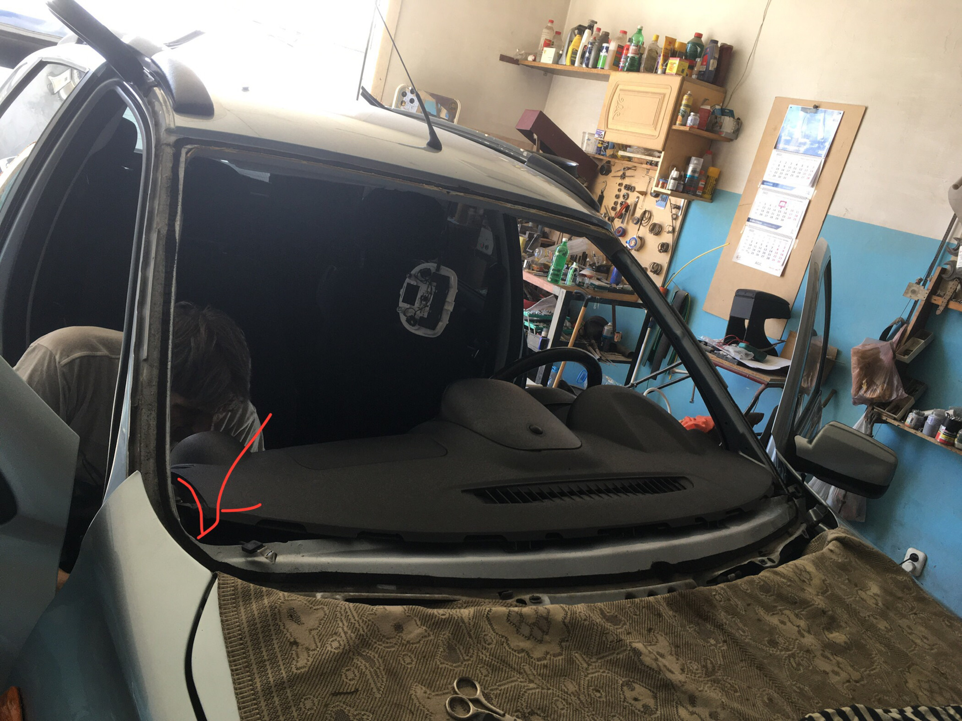 Замена лобового стекла — Lada Калина Хэтчбек (2G), 1,6 л, 2013 года ...